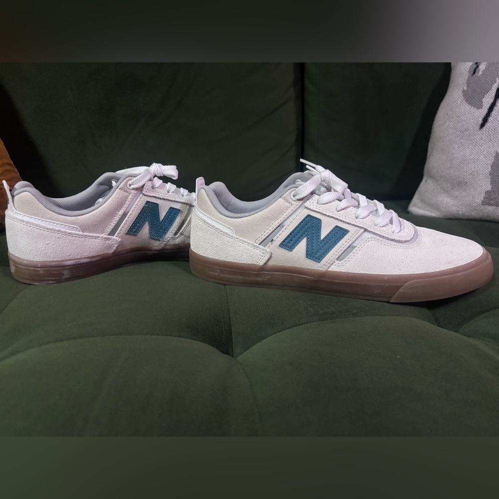 New Balance white/cream/green Low-Top Sneakers